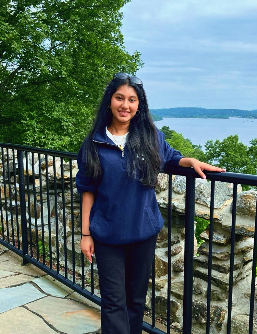 A portrait of Aashmi